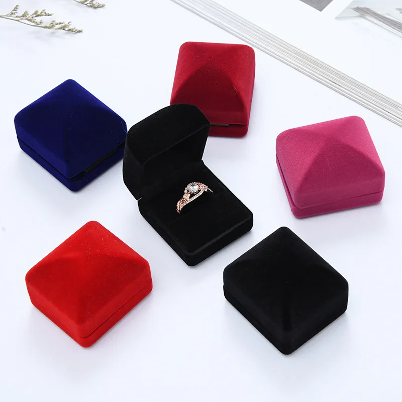 

Шкатулка для колец и сережек из фланели, 4,5x5x4 см, 1 шт.