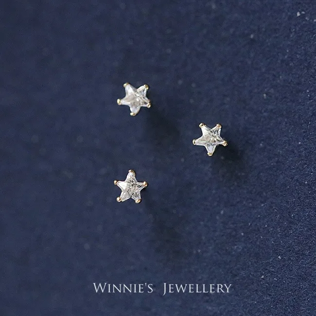 Женские серьги-гвоздики из серебра 925 пробы с фианитом