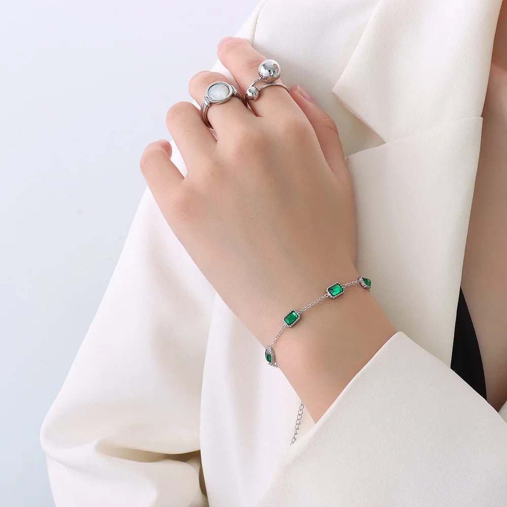 

New Korean Fashion Trend Unique Design Retro Inlaid Zirconia Titanium Steel Bracelet Women Senior Jewelry Party Gifts Wholesale