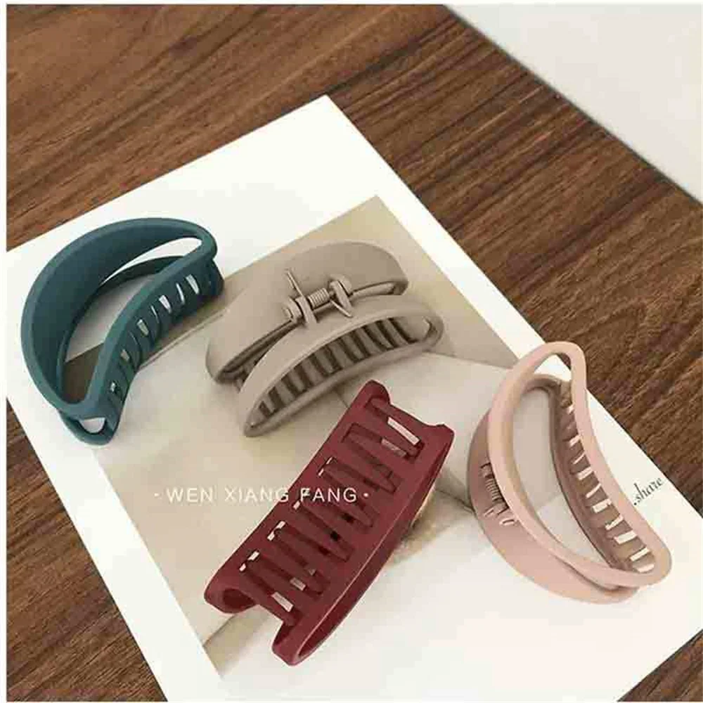

1Pc Korean Solid Hair Claws Clip Elegant Geometric Hair Clips Hairpins Barrette Headwear for Women Girls Hair Accessories Gifts