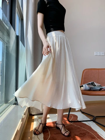 Женская Длинная атласная юбка, элегантная, летняя, белая, офисная, с высокой талией, трапециевидная, однотонная, плиссированная, шелковая, миди юбка для женщин, корейский стиль