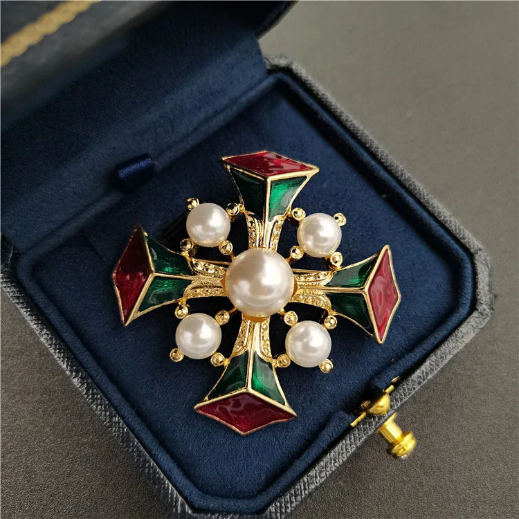 

Baroque Retro Court Brooches for Women Vintage Enamel Pearl Cross Brooch Corsage Pin Coat Collar Shirt Pin Accessory