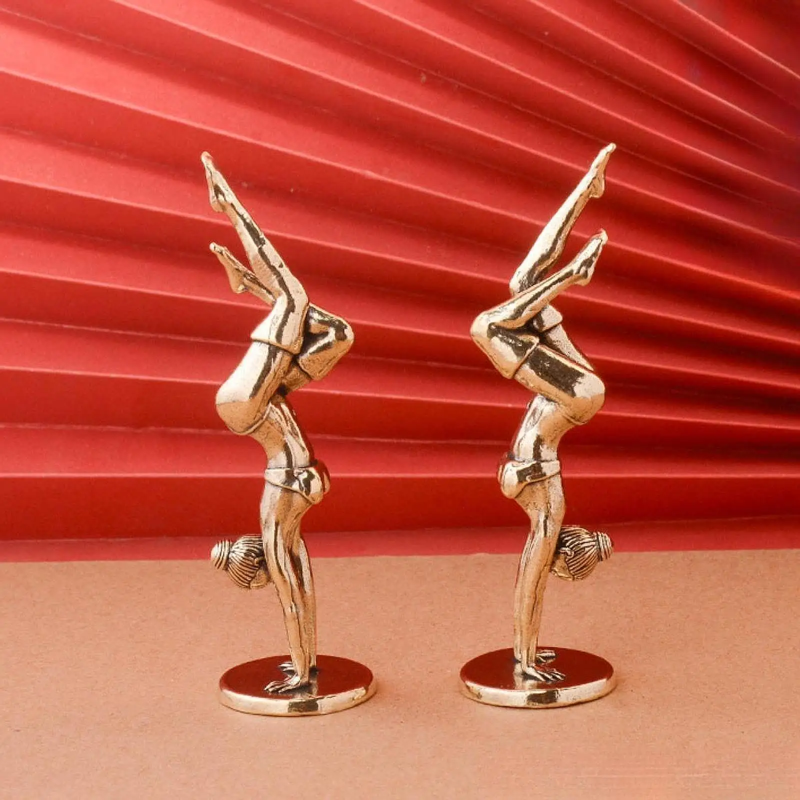 

Статуэтка девушка из латуни Serenable