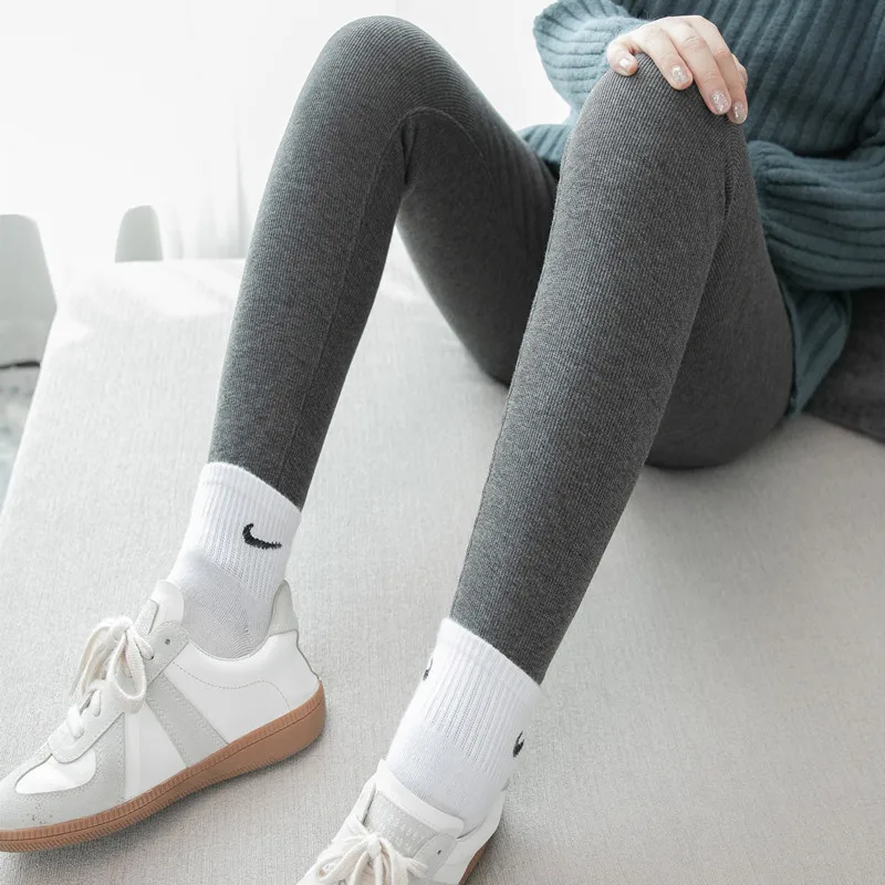 Зимние леггинсы женские теплые брюки однотонные бархатные эластичные с высокой