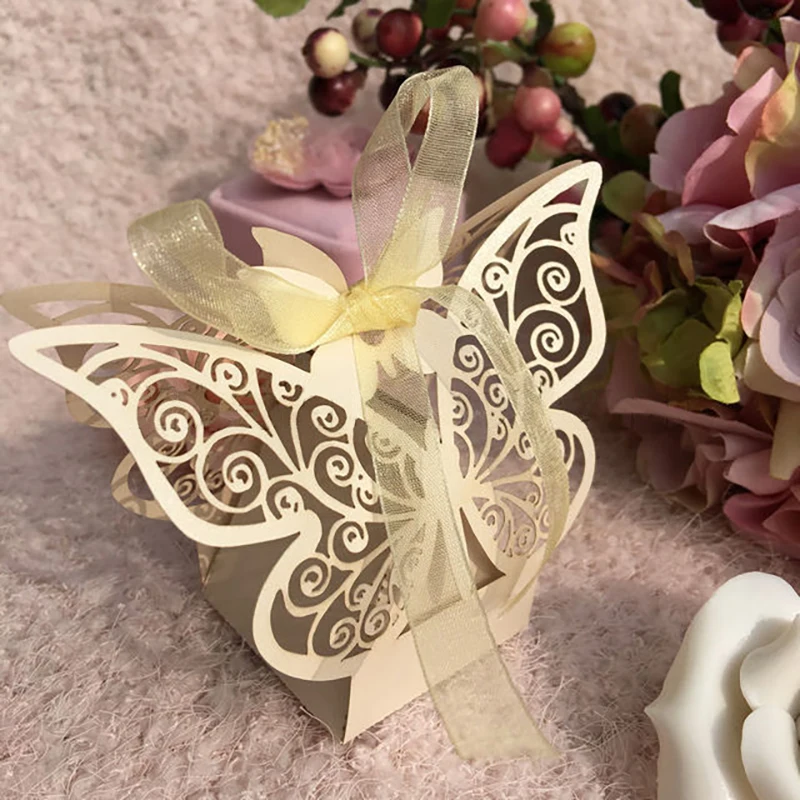 

50pcs Candy Box Butterfly Gift Bag Paper Bags with Ribbon Wedding Favors for Guests Packaging Box for Mariage Birthday Party Dec