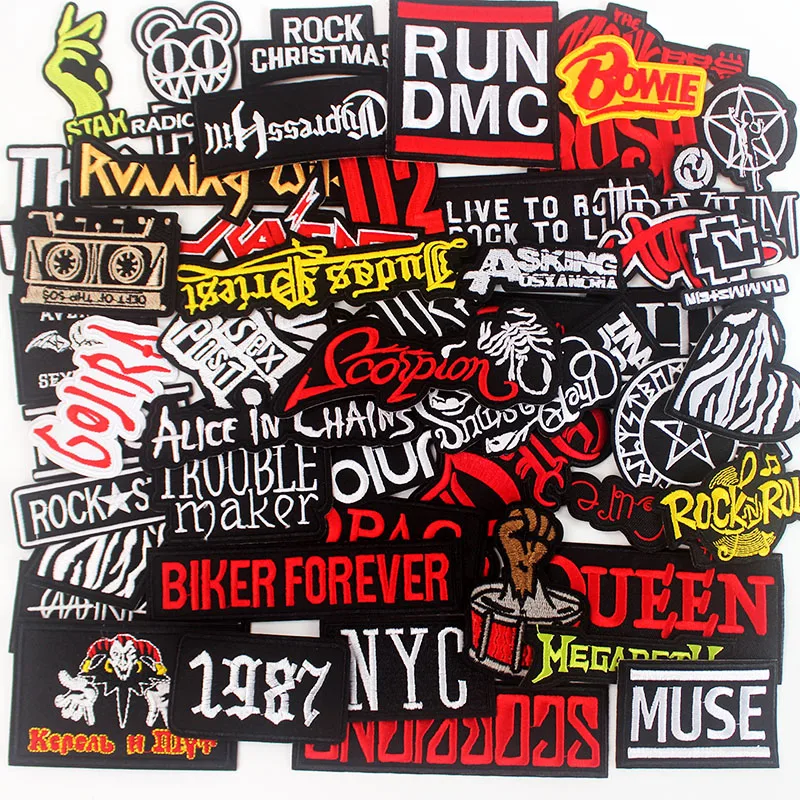 Аппликация для одежды куртки рюкзака с вышитыми буквами |