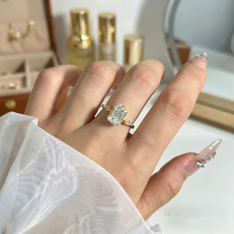 Фото Роскошное женское кольцо из чистого золота 24K 9999 пробы и платины PT950 с белым муассанитом 7*10 мм, огранка «Ледяной цветок» №3