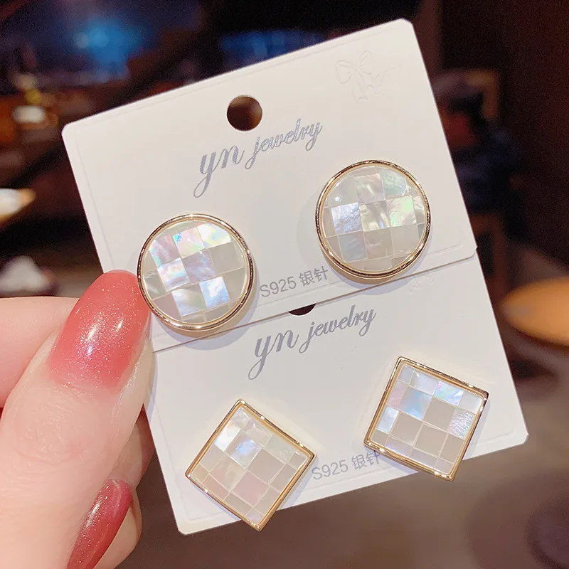 

Женские серьги-гвоздики из серебра 2022 пробы, с ракушками