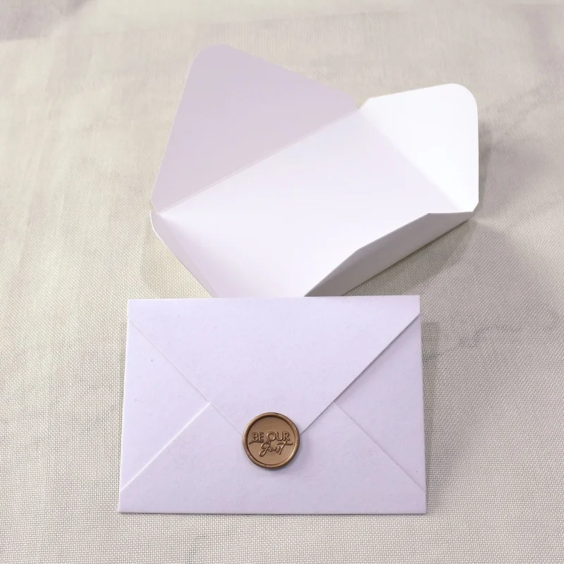 Индивидуальный продукт изящные красные бархатные конверты индивидуальный