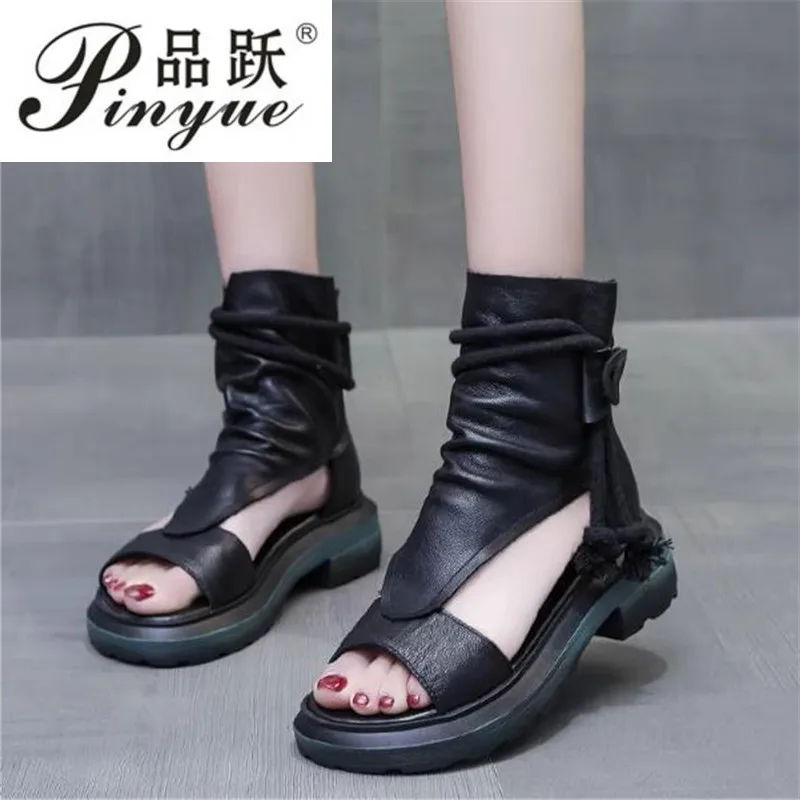 

Сандалии женские из мягкой кожи, на плоской подошве, с открытым носом