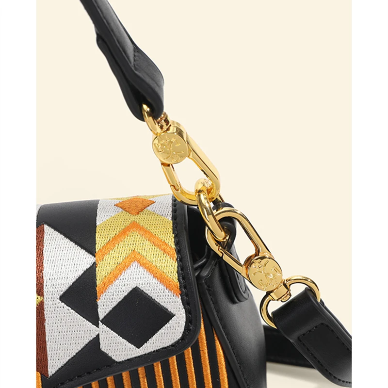 2023 Autumn New Embroidered Thread Lock Underarm Bags High Quality Women Purse And Handbags Fashion Shoulder Messenger Bags