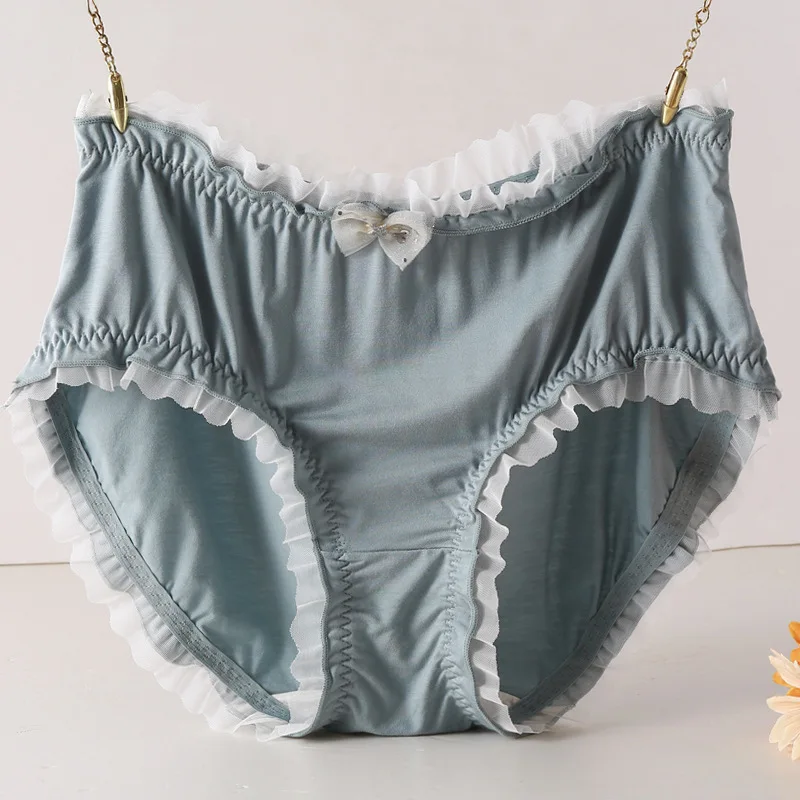 Женские мягкие атласные трусы больших размеров