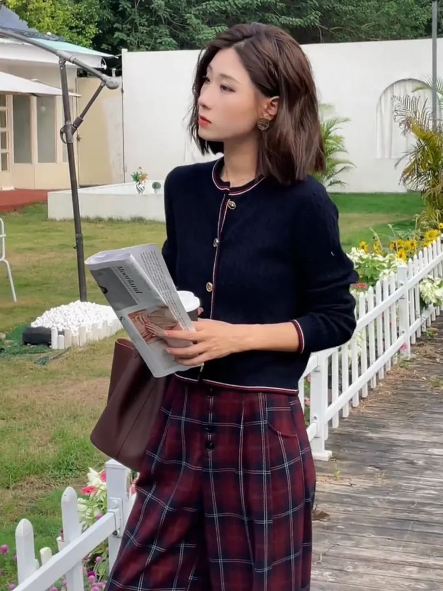 French sle Graceful Twist Fleece Top Outerwear Women Early Autumn and Winter Patchwork Contrast Color Warm Inner wear Knit ...