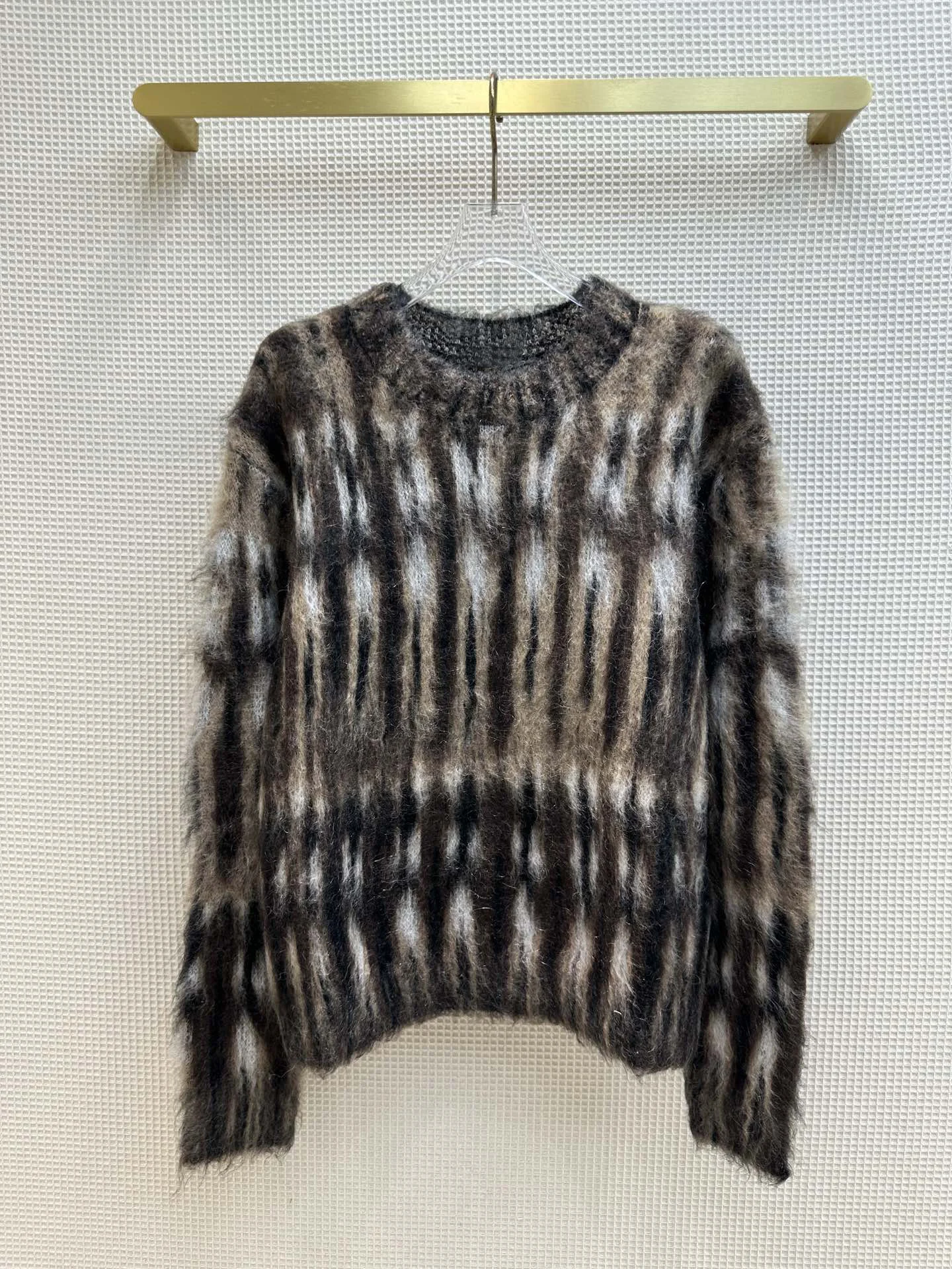 

2023Vintage color-coded vertical brushed jacquard mohair sweater