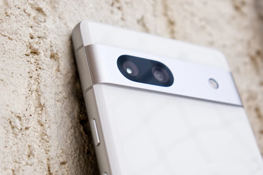 Смартфон Google Pixel 7a 8/128ГБ global б/у