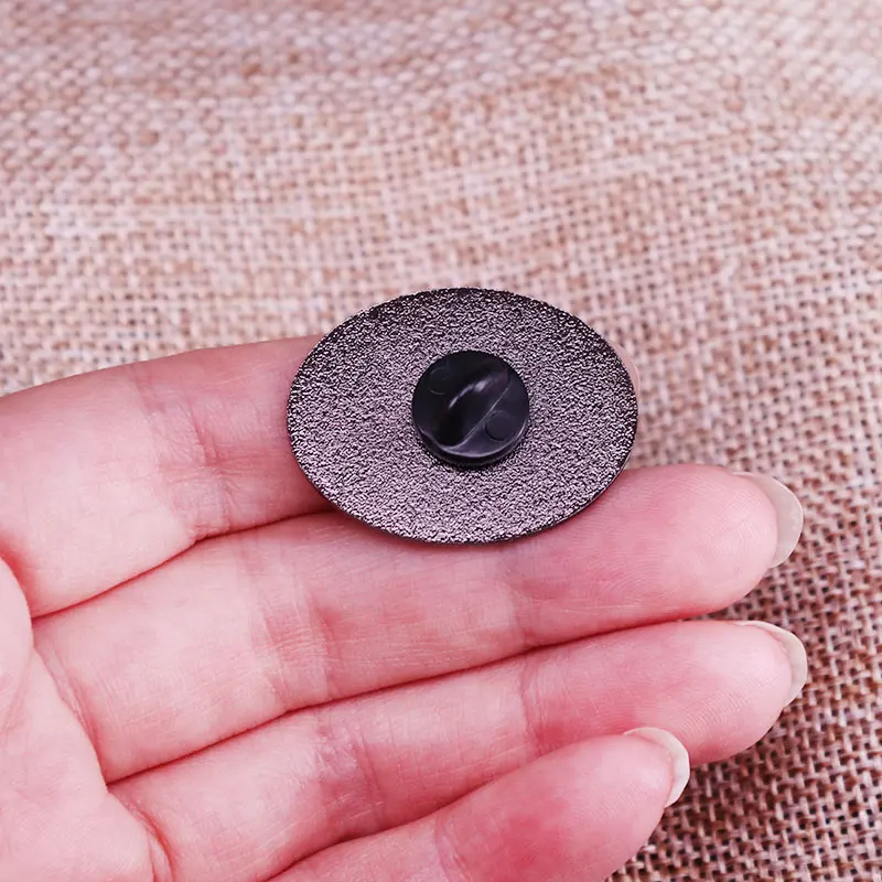 Эмалированная шпилька с надписью No Life Hope Future Sad World