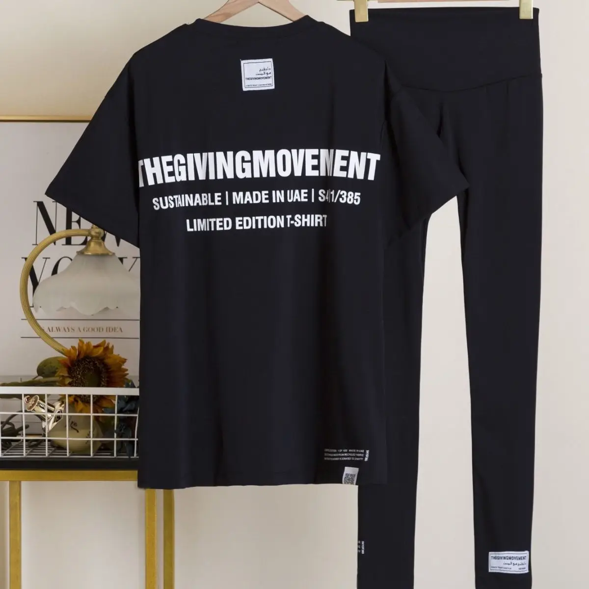 

Повседневные футболки thegivingmove 2023 с коротким рукавом, большие размеры + расклешенный разрез Леггинсы для йоги штаны TGM, женские комплекты из двух предметов