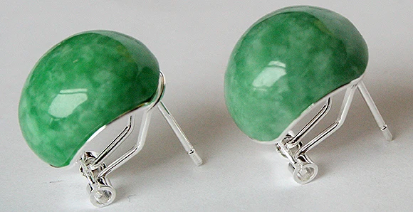 

Серьги-гвоздики из серебра 925 пробы с натуральным зеленым камнем в простом стиле 5,29