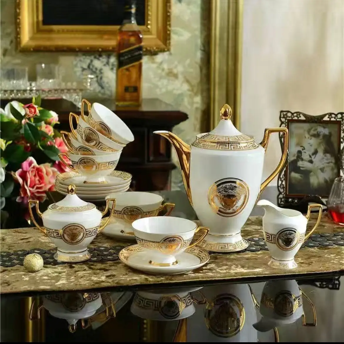 

European bone porcelain coffee cup saucer set Phnom Penh afternoon tea set living room household gift club 15-piece set