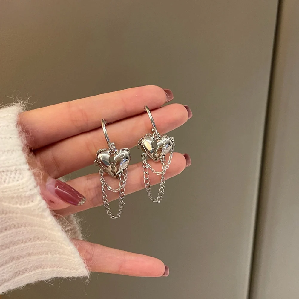 

2022 Korean fashion cool girl hollow heart chain tassel dangle earring for women girl hip hop punk vintage Chain gothic earrings