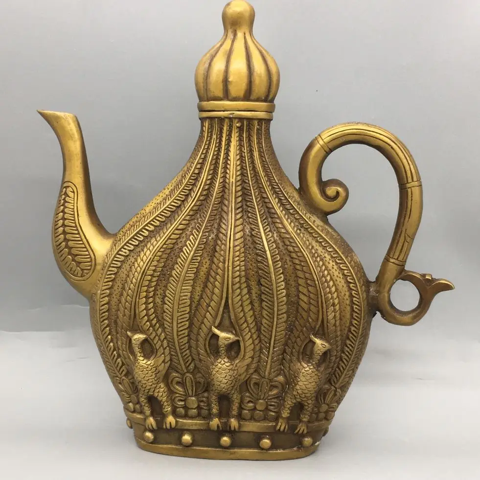 

Collect Chinese Boutique Brass Sculpture Lucky "Peafowl" Pot Metal Crafts Home Decoration