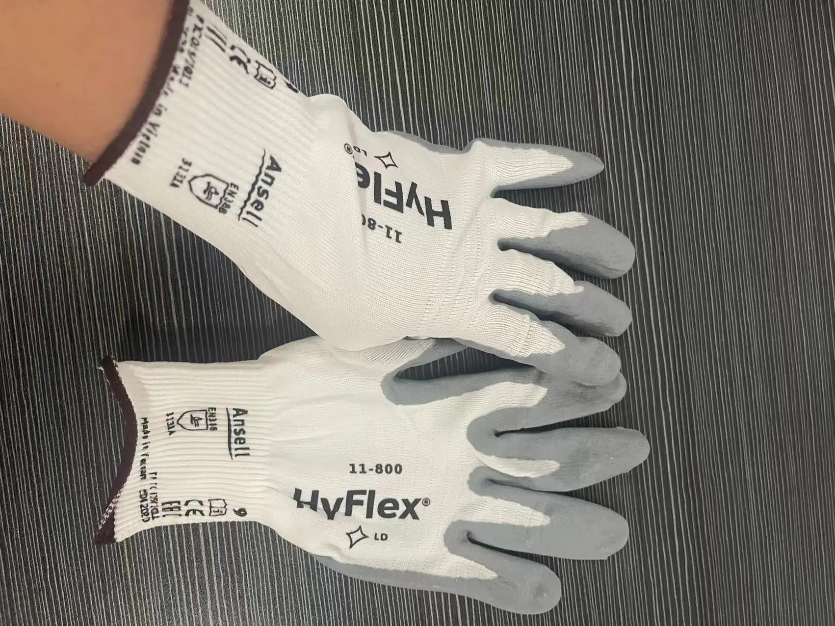 Ansell HyFlex ® 11-800 (1 пара) Антистатические универсальные перчатки из серой пены