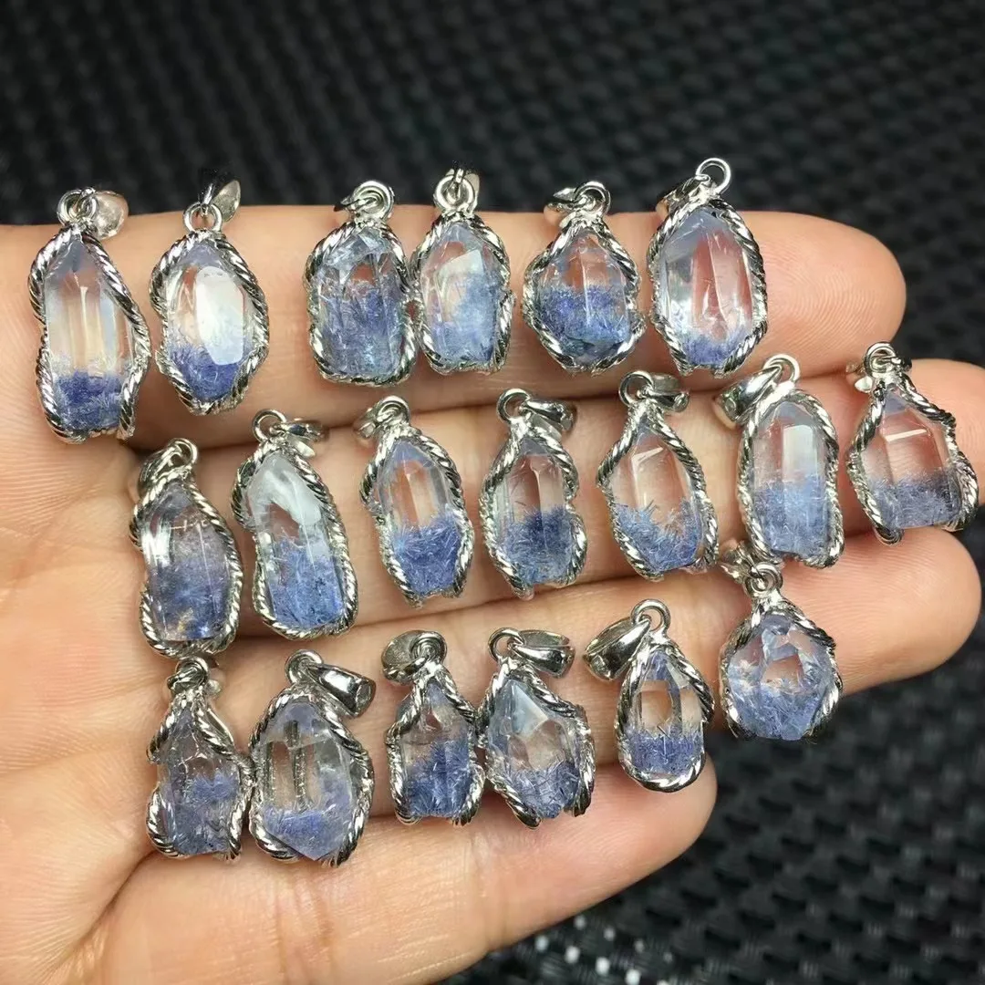 Единица цельнокроеной пряжки из серебра 925 пробы с натуральным дюмортиеритом