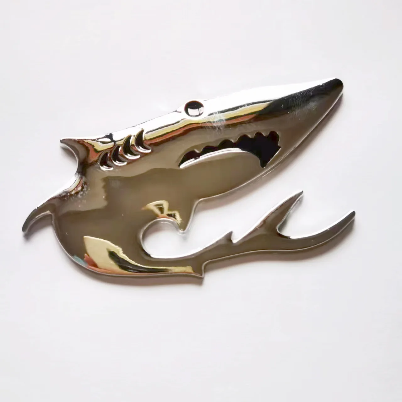 

Металлическая наклейка на автомобиль в виде акулы, модифицированная этикетка, 3D трехмерная крышка от царапин, персонализированная наклейка на кузов автомобиля, этикетка на хвост автомобиля