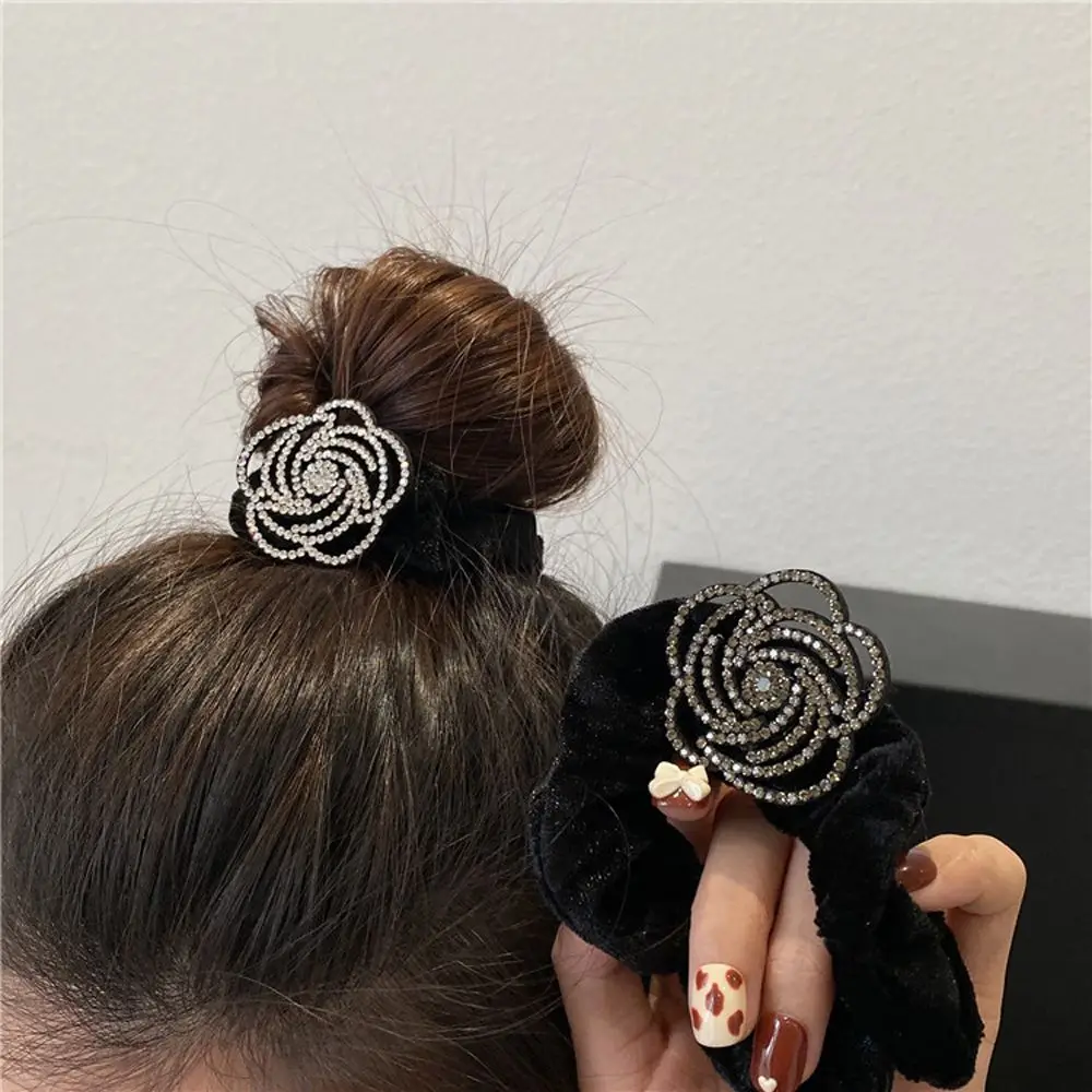 

Черное кольцо для волос в стиле ретро с камелией 2022, заколка для волос с жемчугом, корейские заколки для конского хвоста, женские темперамен...