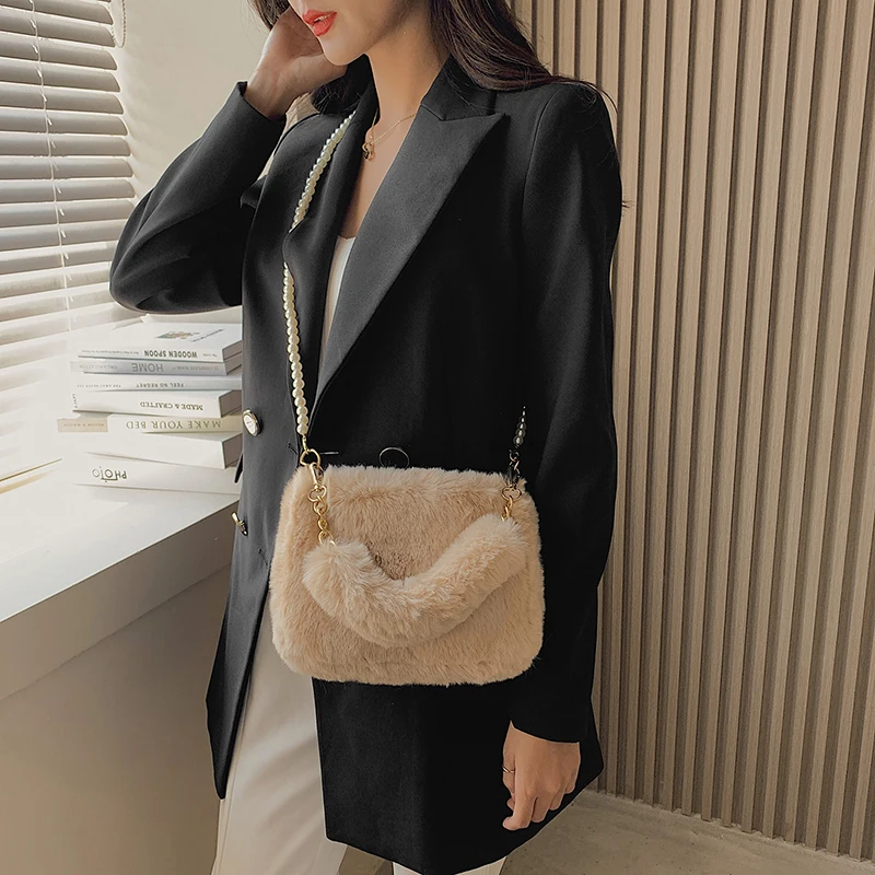 Small Plush Tote Bags For Women 2022 Winter Soft Fluffy Messenger Bag Furry Luxury Designer Handbag Pearl Chain Fur Shoulder Bag