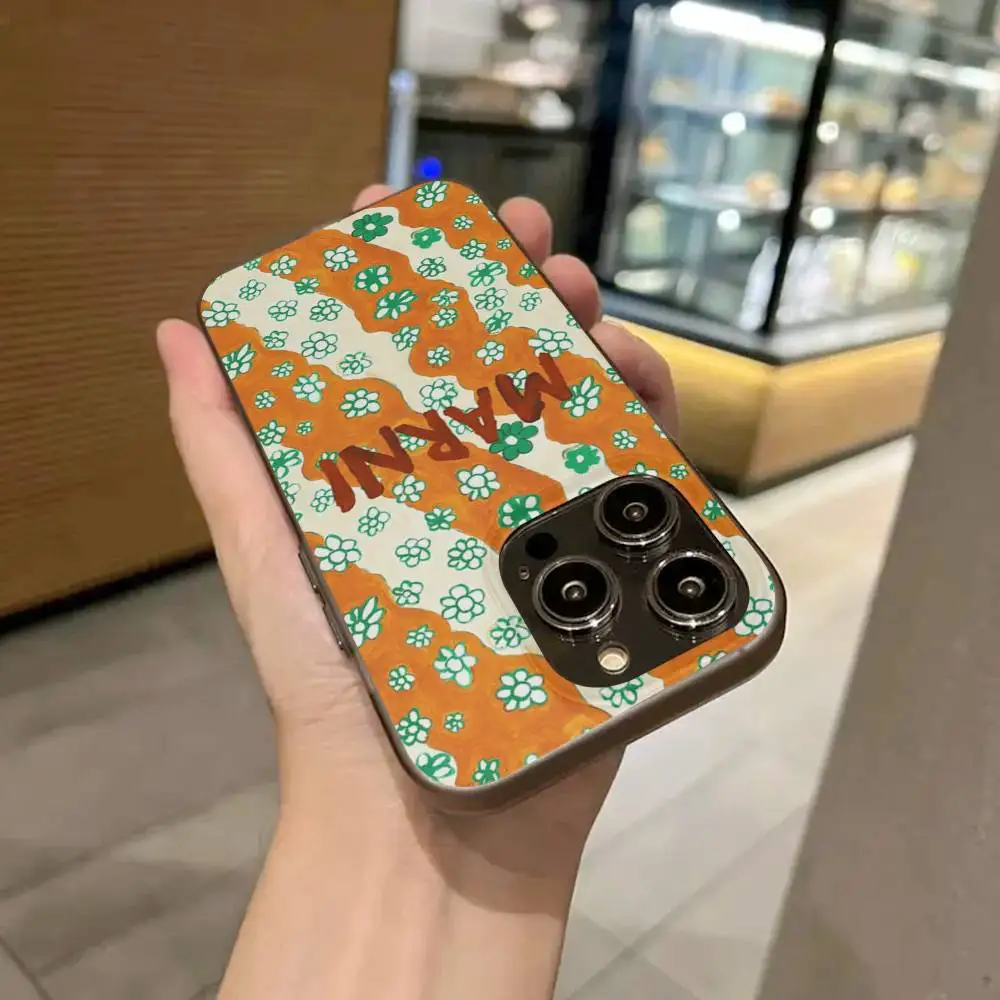 Чехол M-Marni Flower для iPhone 17, 16, 15, 14 Plus, 11, 12, 13 Pro Max, противоударный, с мягкой задней панелью (art.: 3920db6ede1cd) - 3920db6ede1cd