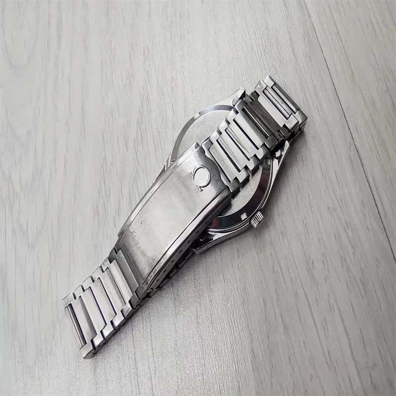 

1979 Commemorative old-fashioned watch in Korean 1020 movement