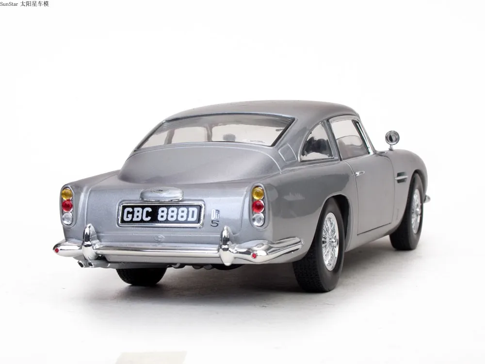 Классические автомобили ASTON MARTIN DB5 SunStar 1:18 1963 ограниченная серия металлическая