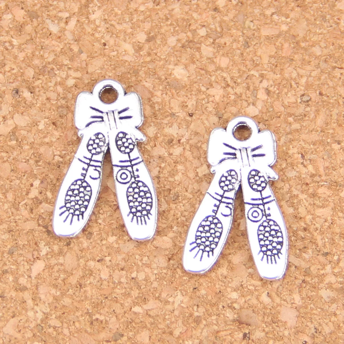 

Подвески в виде балетки, тапочек, 20 х1, 3 мм, в винтажном стиле, для самостоятельного изготовления браслетов, ожерелий, 90 шт.