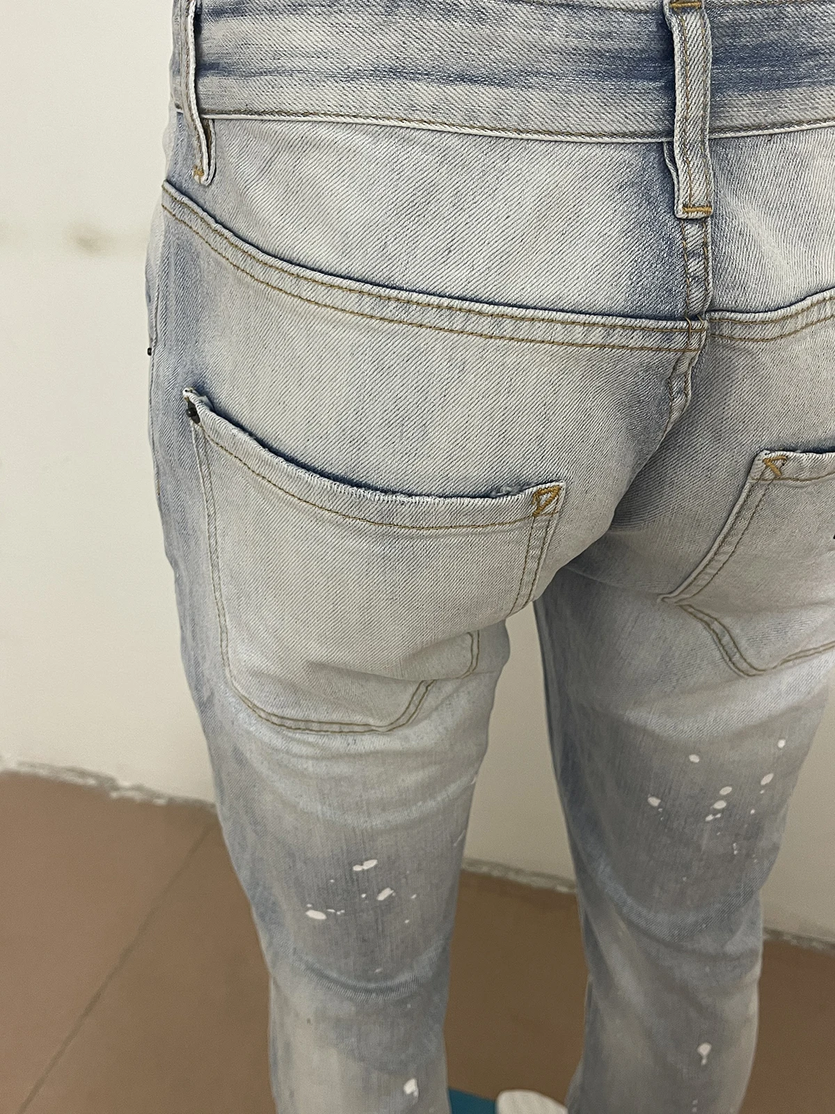 Spring/Summer 2023 new D2 fashion men wash and grind holes printing loose three-dimensional cut straight barrel blue jeans man