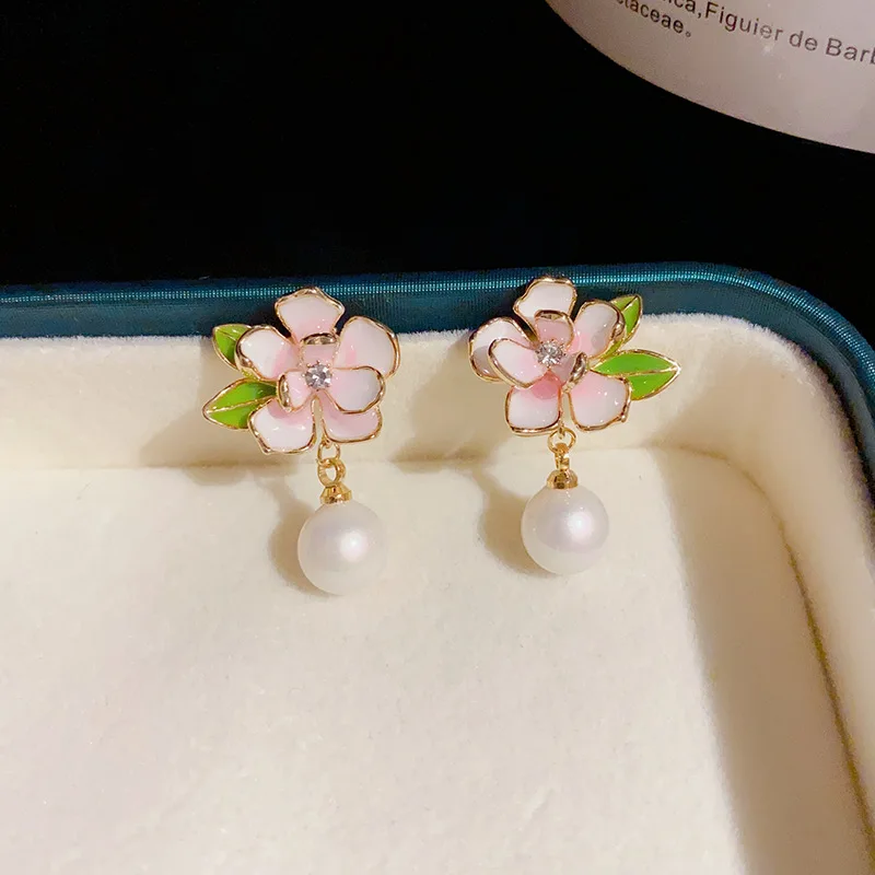 

Vintage Gradual Flower Hanging Pearl Dangle Earrings For Women High Quality Copper 14K Gold Plated Drop Earring Original Jewelry