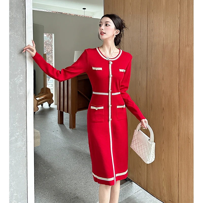 Элегантное женское трикотажное платье с круглым вырезом и длинным рукавом на