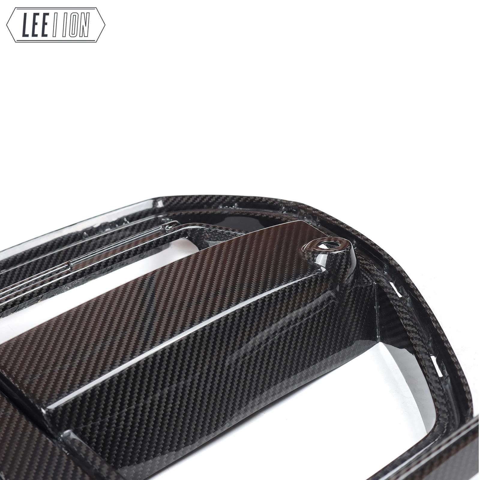 Фото Решетки радиатора CSL Style из карбона для BMW M3 G80 M4 G82 G83 Competition 2020+ №3