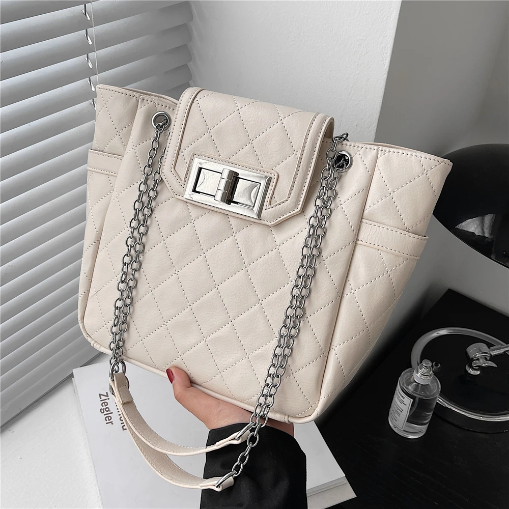 

Luxury Quilted Big Chain Crossbody Shoulder Bags For Women Brand Designer Large Capacity Work Ladies Handbags 2022 Beige Black