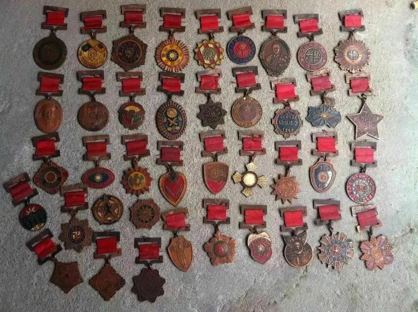 

40pcs Collect China's military medal in Anti-Japanese War set different medals