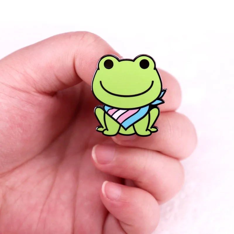 Эмалированная брошь в виде лягушки ЛГБТ-флага C4756