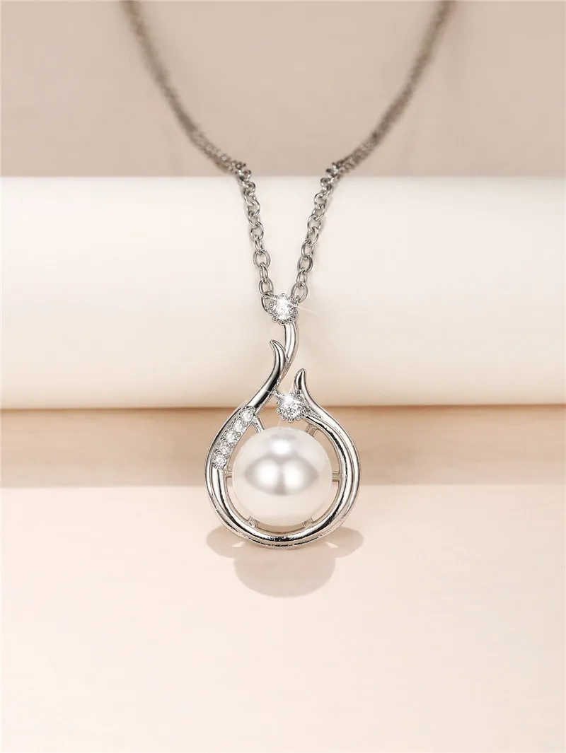 

Huitan Fashion Silver Color Imitation Pearl Women Necklace Graceful Neck Accessories for Party Anniversary Birthday Gift Jewelry