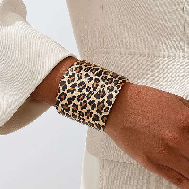 Металлический браслет-манжета