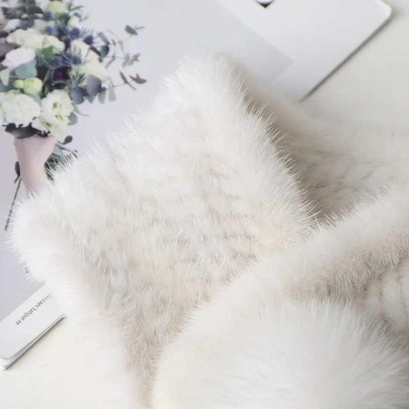 Норковый шарф из меха тканый женский зимний крест открытый