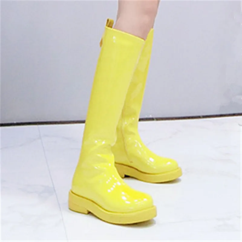 

Зимние Дизайнерские теплые водонепроницаемые рыцарские сапоги до колена из лакированной кожи на платформе женские сапоги Фетиш танцевальные пикантные цветные сапоги