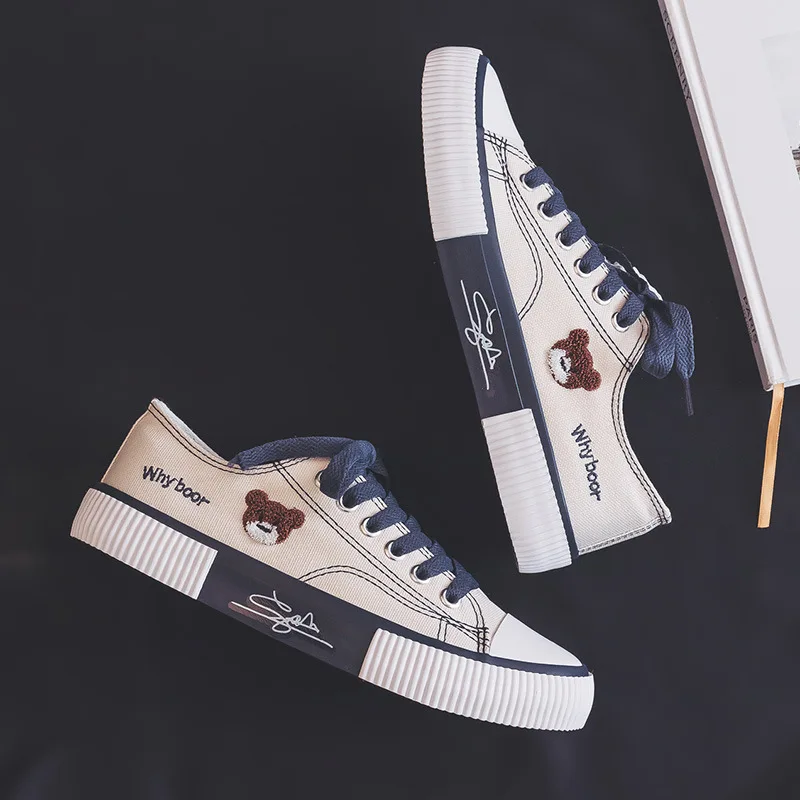 Little Bear Embroidery Low Top Canvas Shoes for Women Fashion Skate Shoes Flat Bottom Breathable Canvas Shoes for Women Sneakers