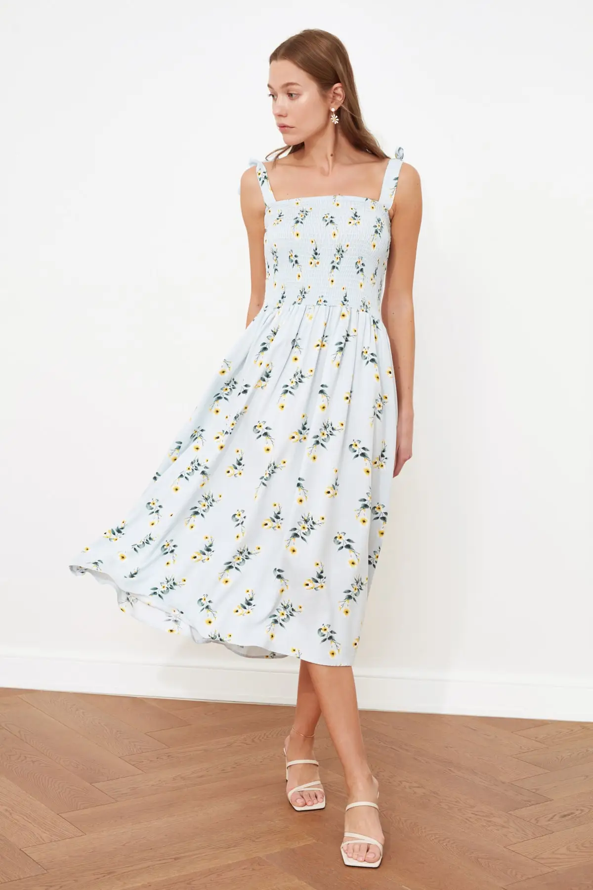 

Trendyol Gipeli Dress TWOSS21EL1544