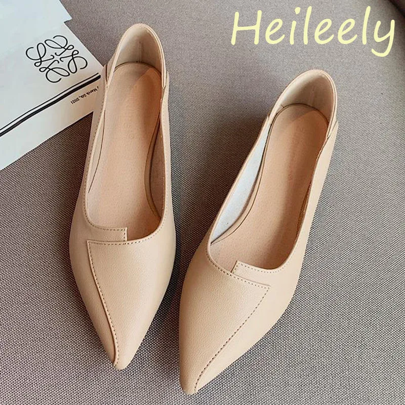 

Туфли-лодочки женские на низком толстом каблуке 2 см, мягкая кожа, заостренный носок, классические, 39 40