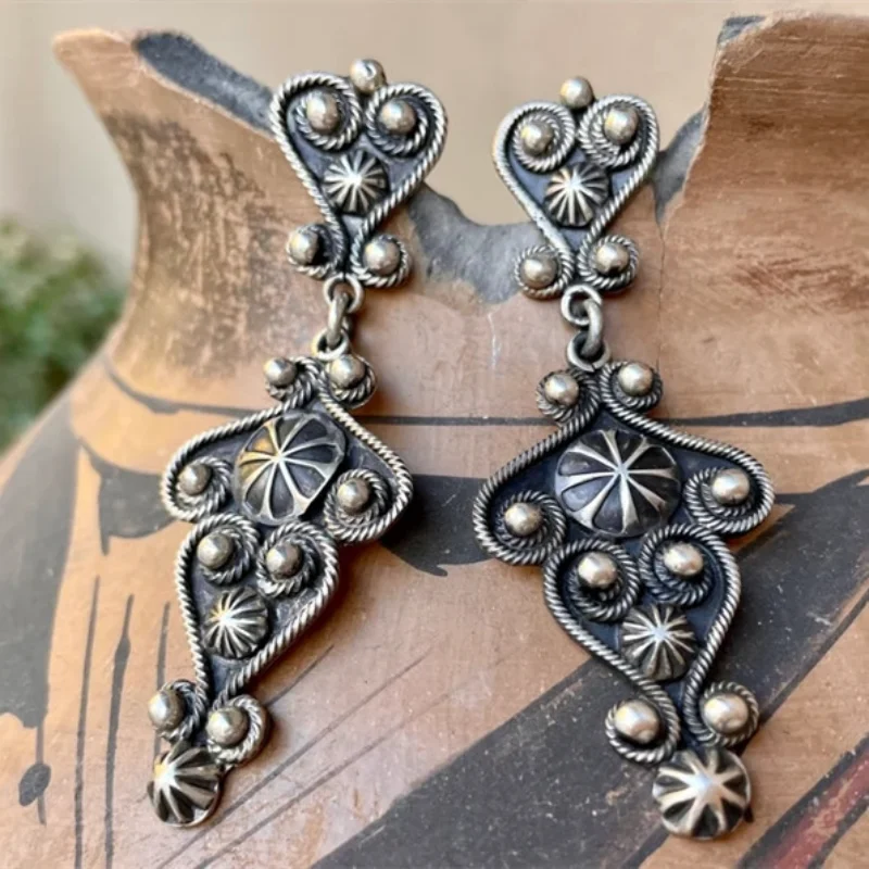 

Женские серьги-подвески серебряного цвета, в стиле ретро