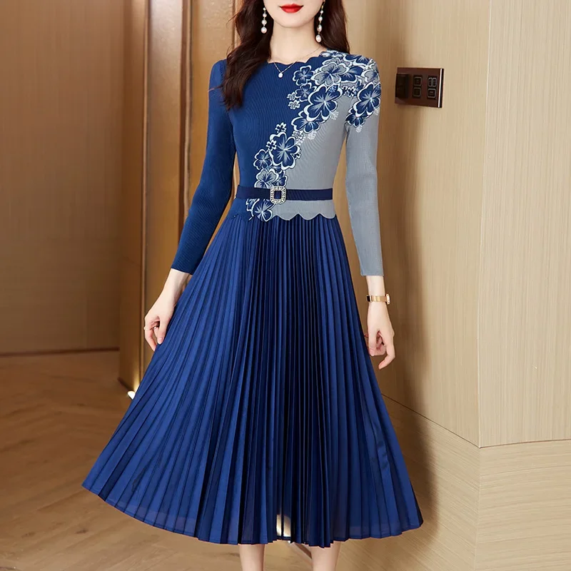 Европейский стиль 2024 весеннее новое модное морщинистое утягивающее платье с